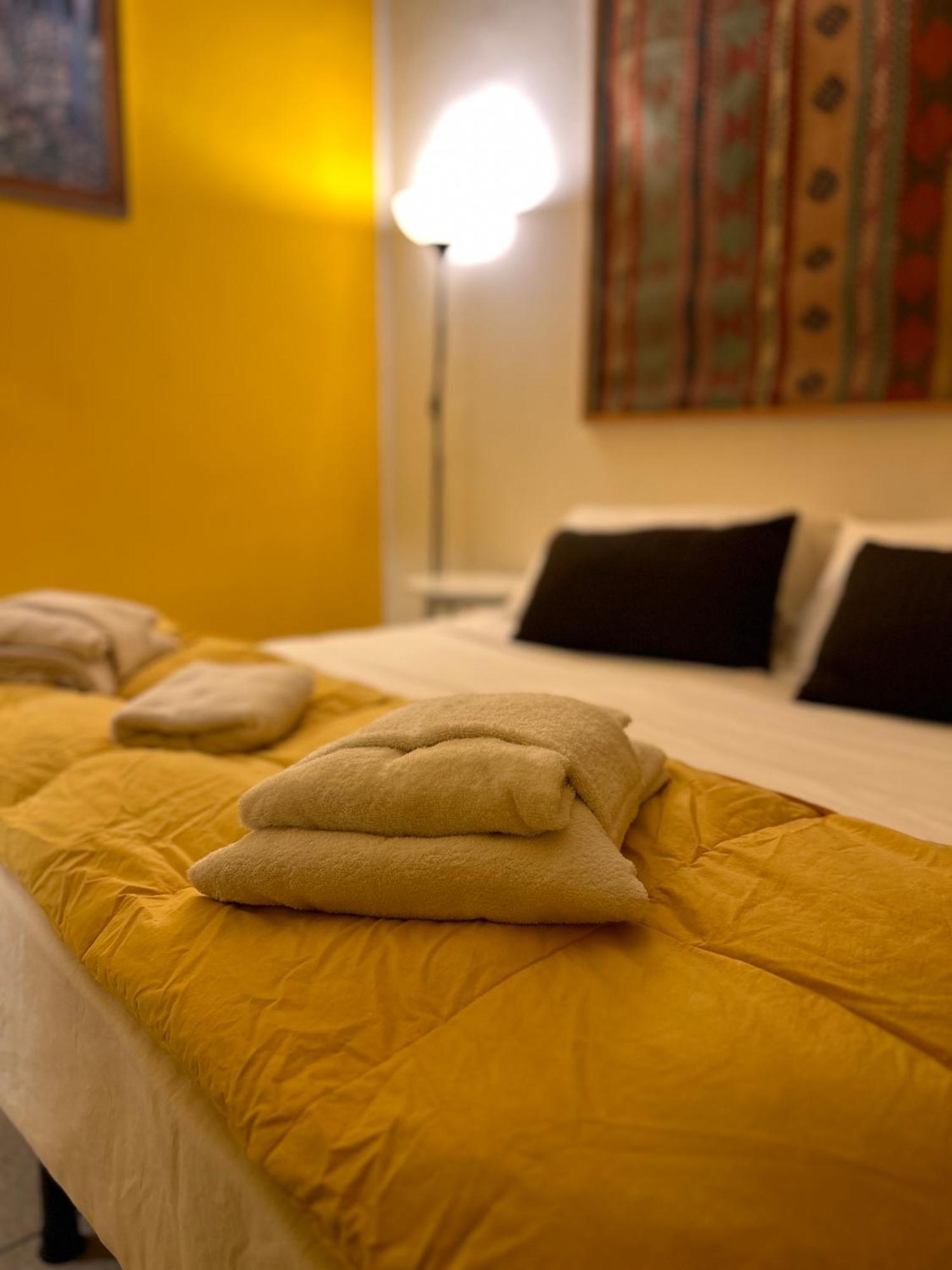 Amarelo House *